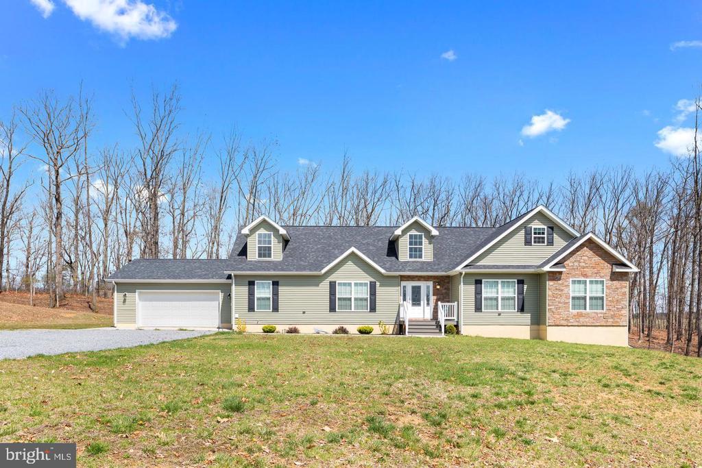 289 SLATE LN