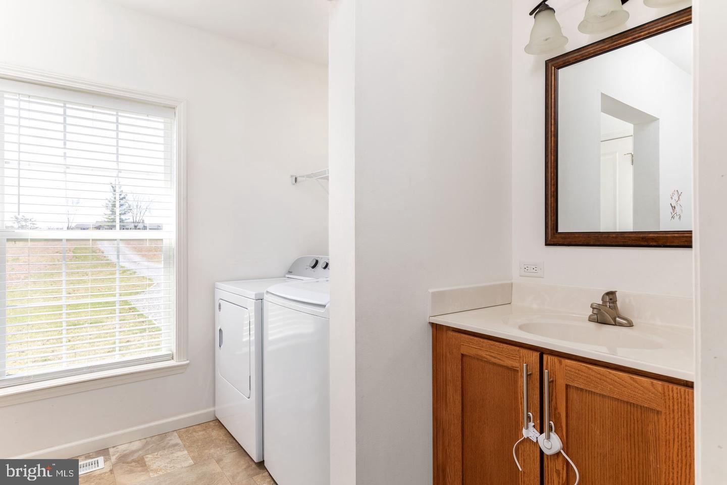 289 SLATE LN