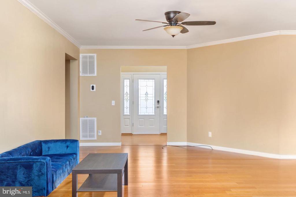 289 SLATE LN