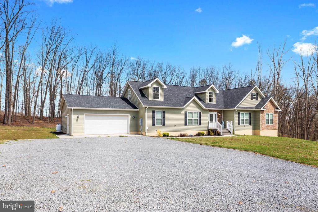 289 SLATE LN
