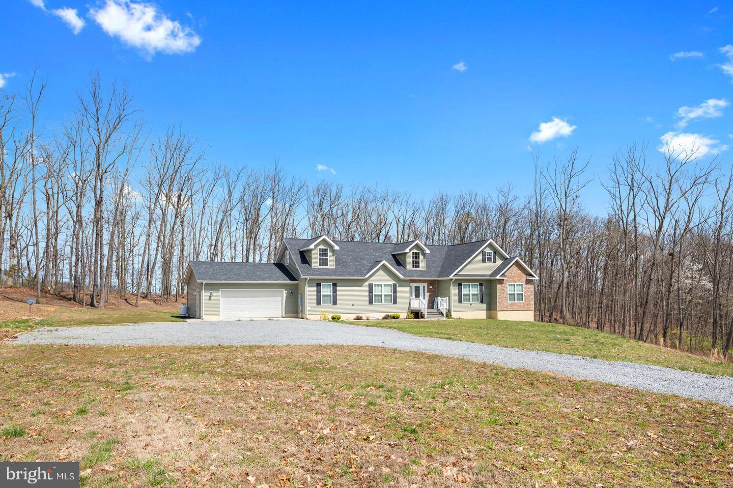 289 SLATE LN
