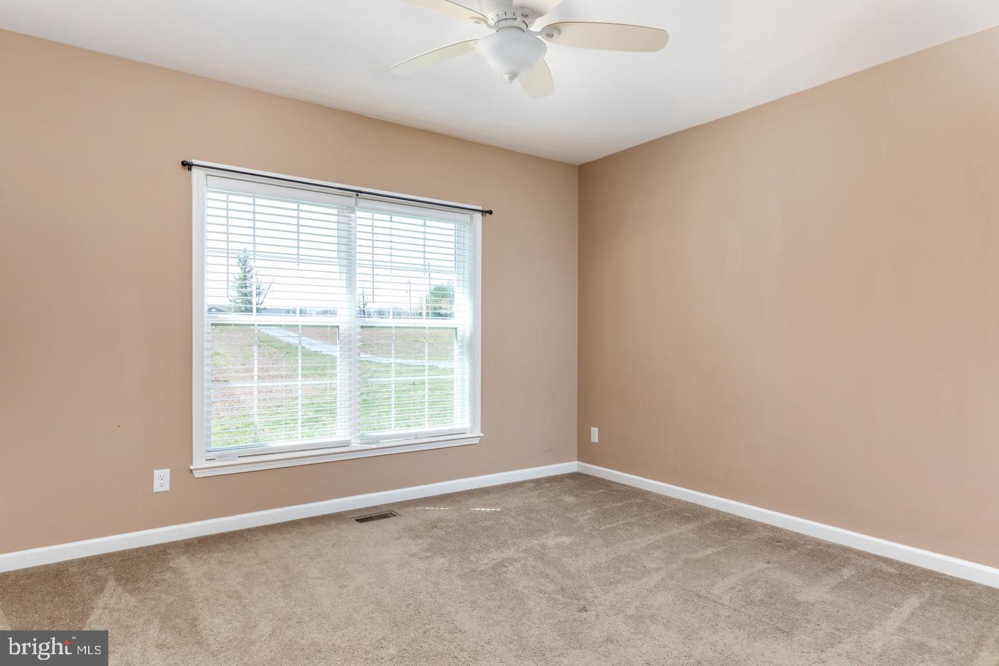 289 SLATE LN