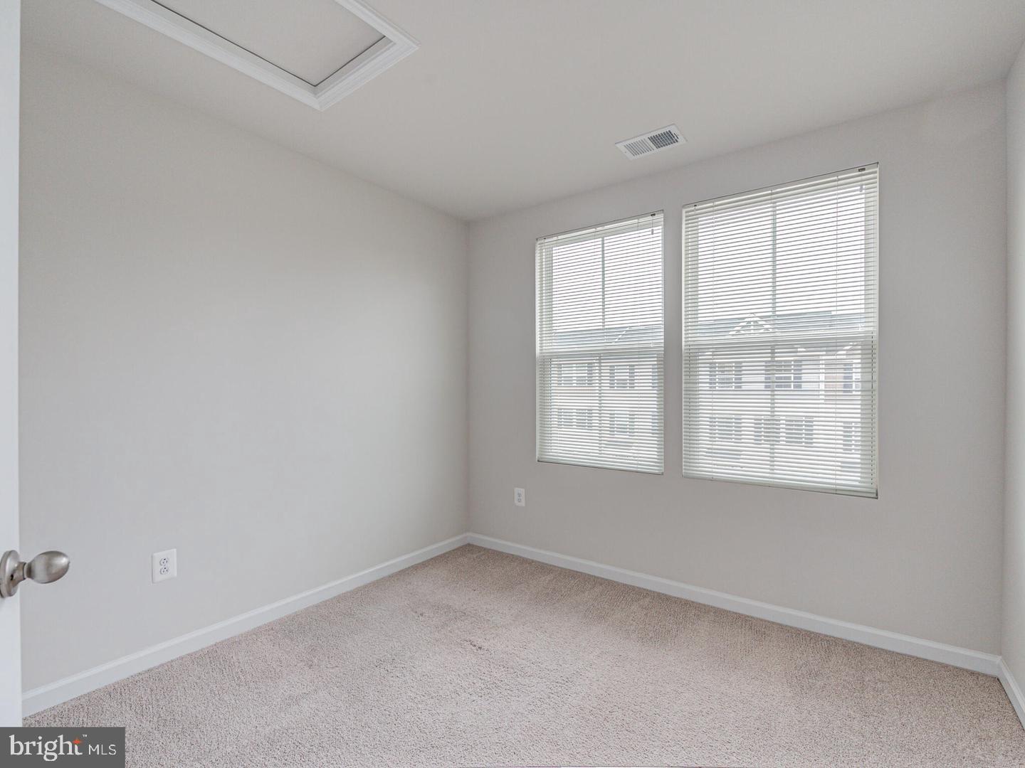 290 SAGE CIR