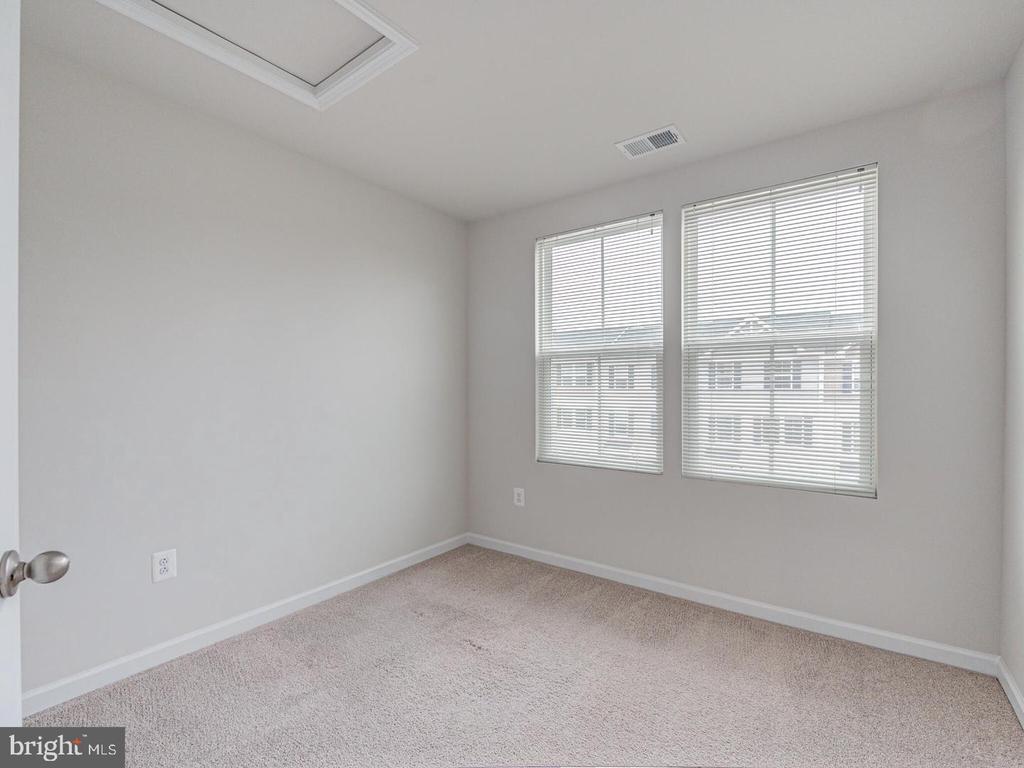 290 SAGE CIR