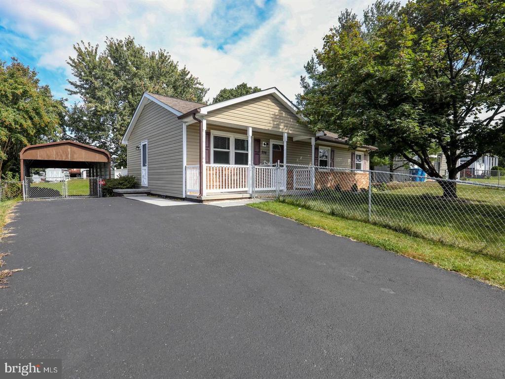 208 CREST CIRCLE