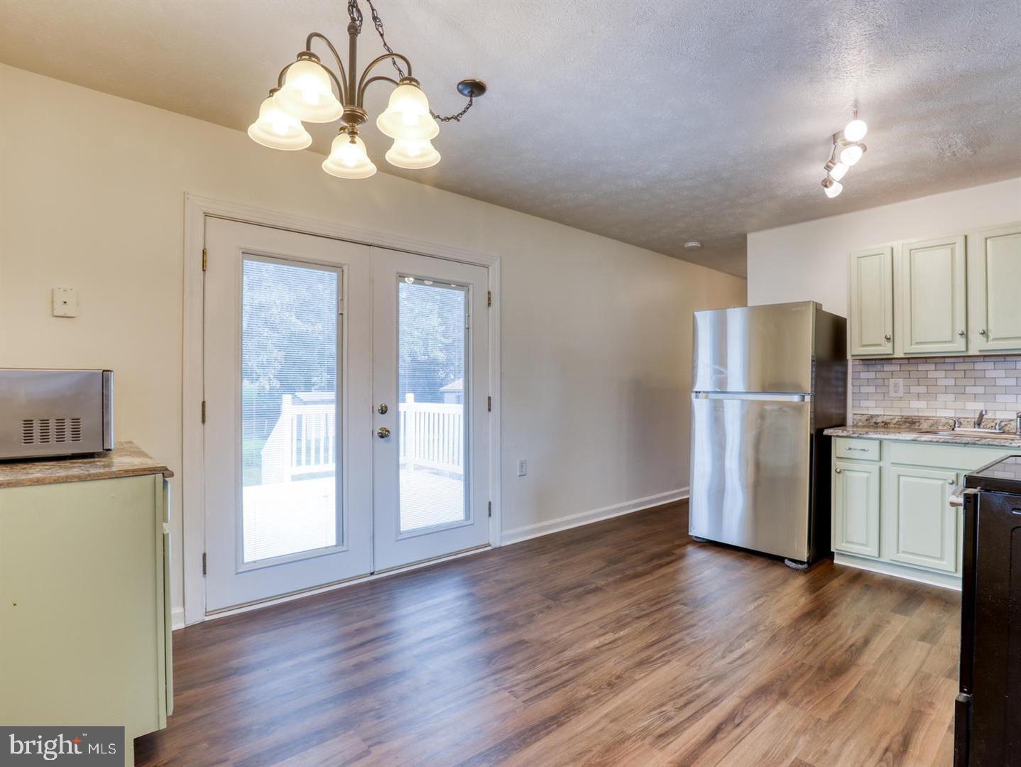 208 CREST CIRCLE