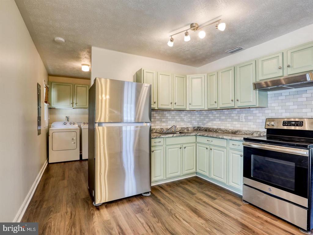 208 CREST CIRCLE