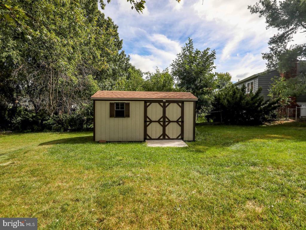 208 CREST CIRCLE