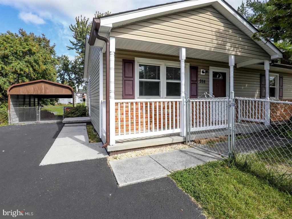 208 CREST CIRCLE