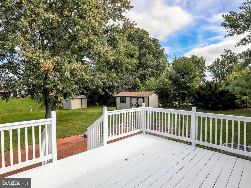 208 CREST CIRCLE