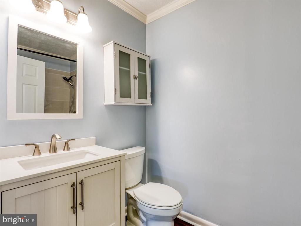 208 CREST CIRCLE