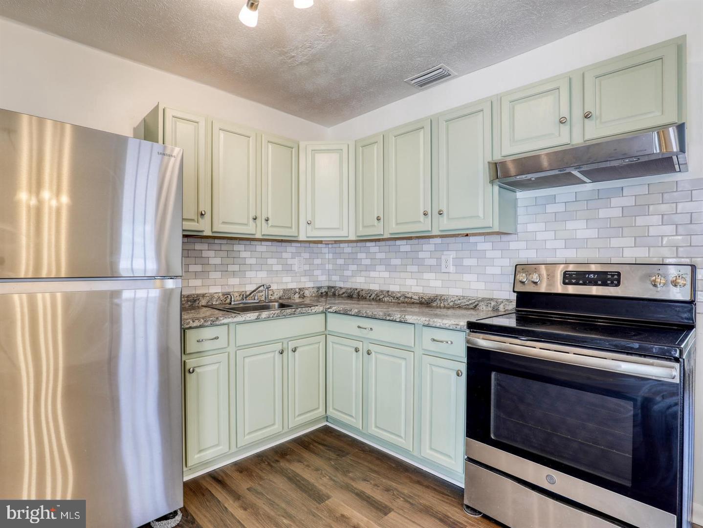 208 CREST CIRCLE