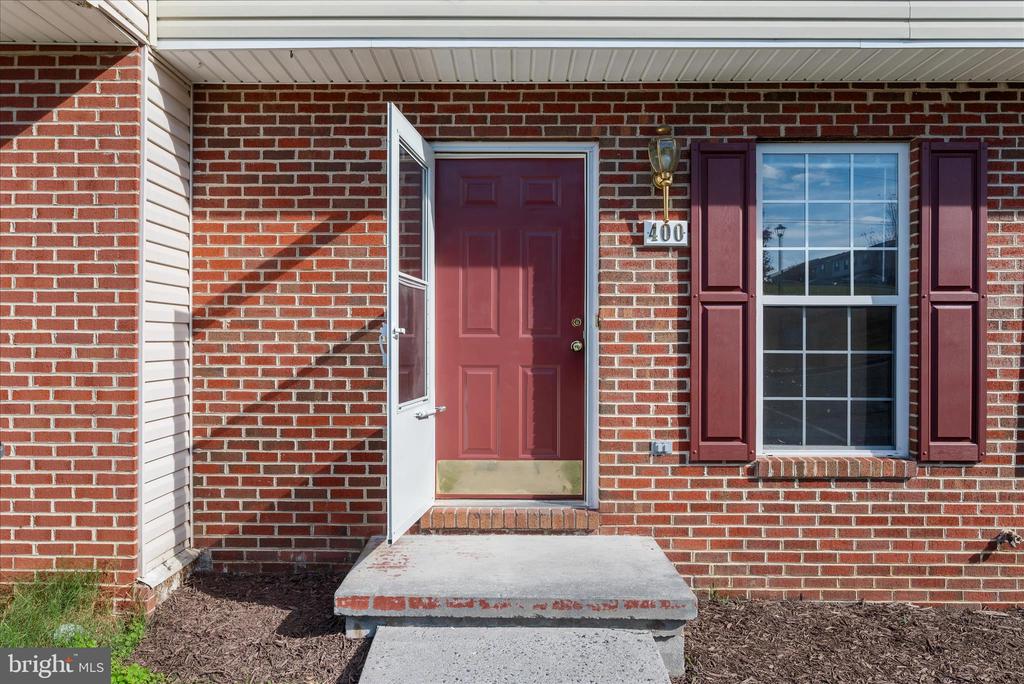 400 EMILY LANE