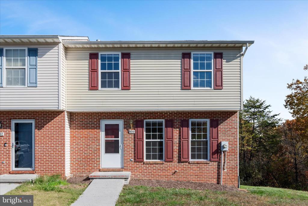 400 EMILY LANE