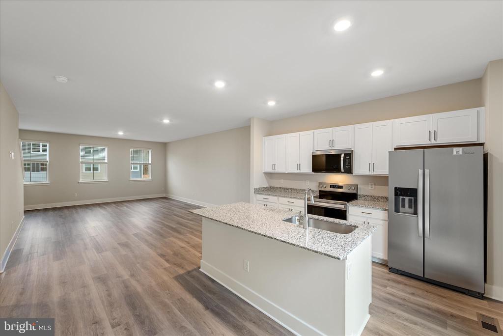 180 MUNSEE CIRCLE