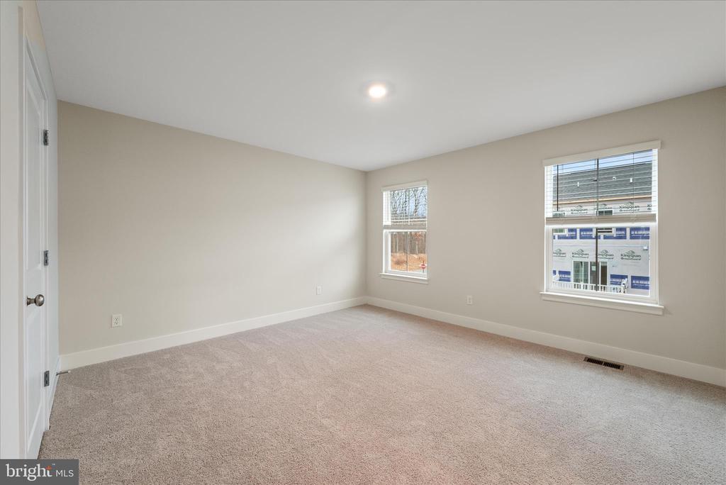 180 MUNSEE CIRCLE