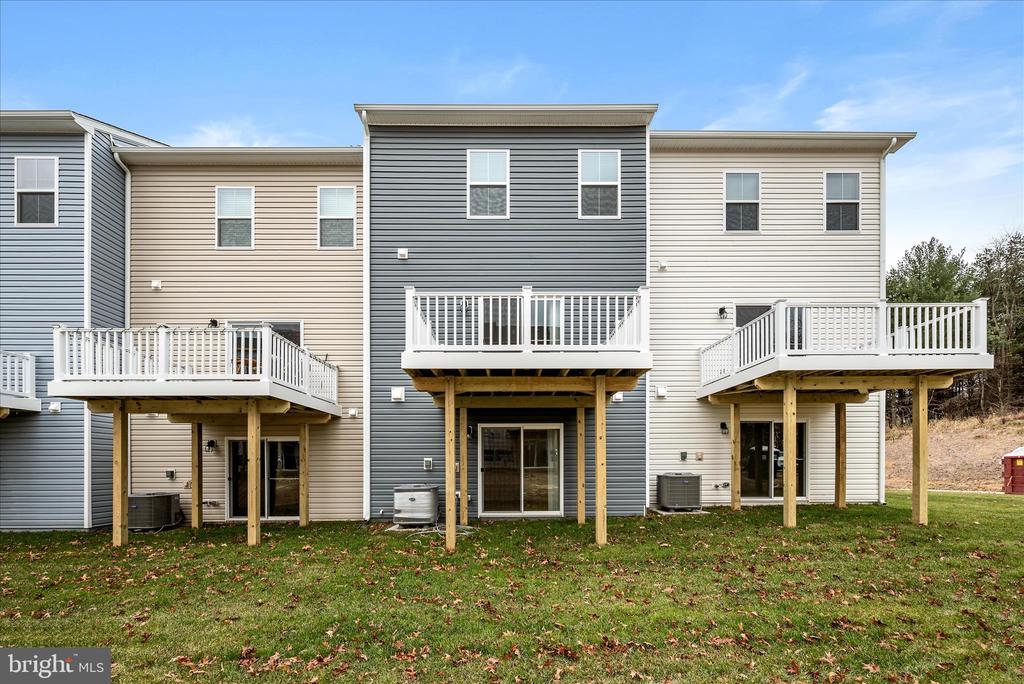 180 MUNSEE CIRCLE
