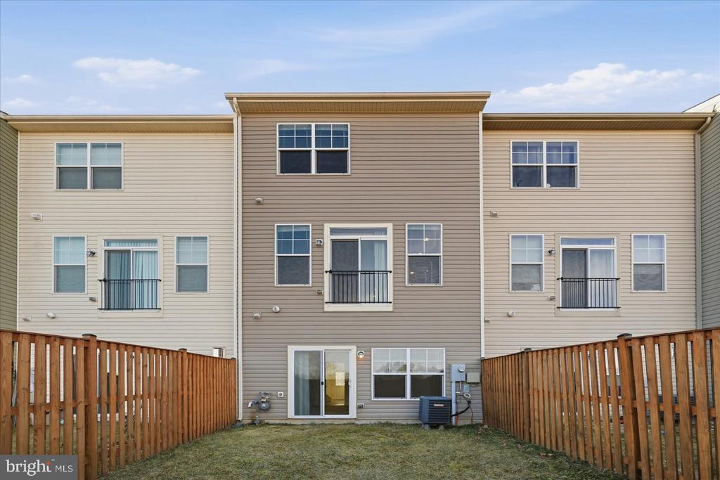 117 ROTUNDA DR