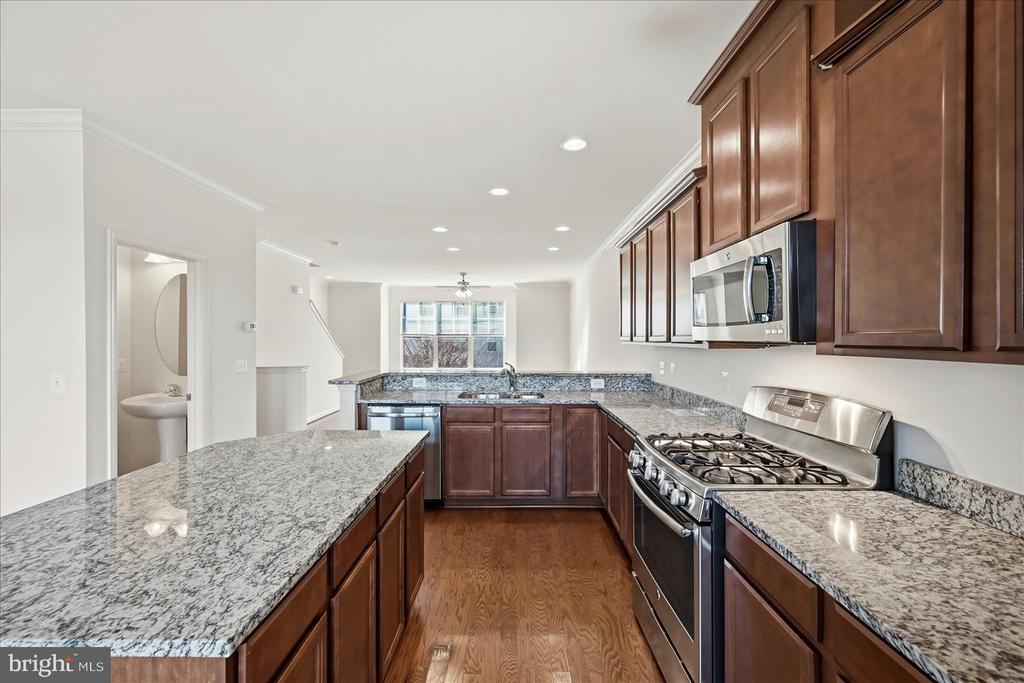 117 ROTUNDA DR