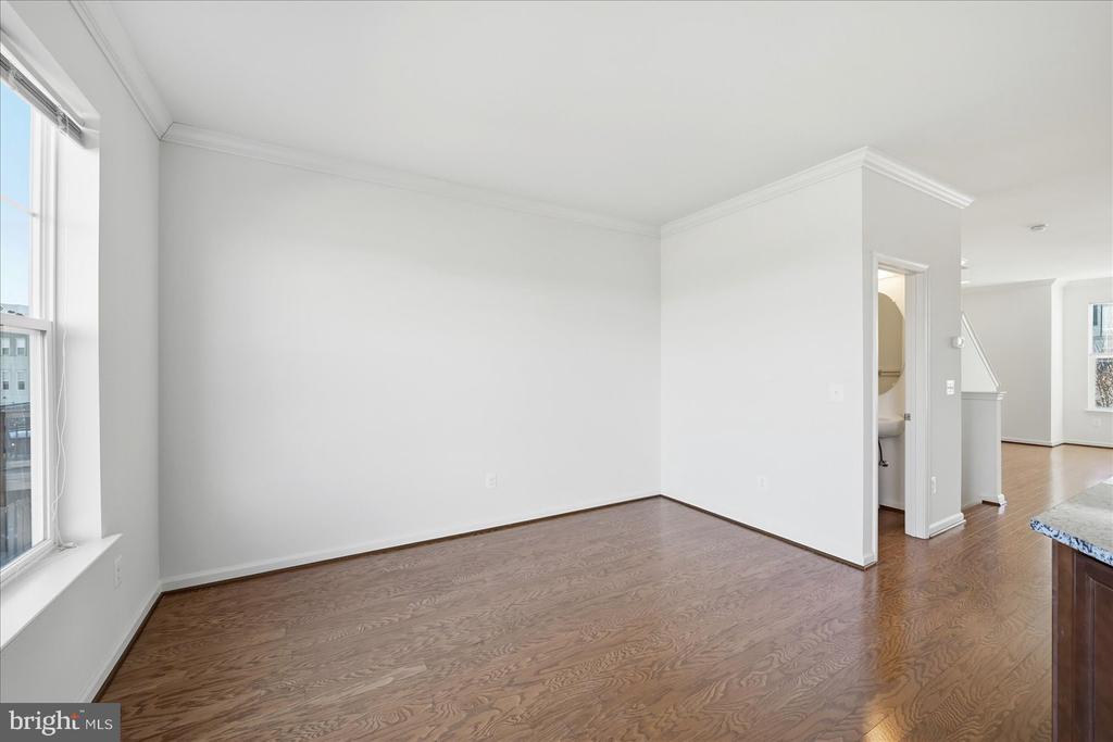 117 ROTUNDA DR