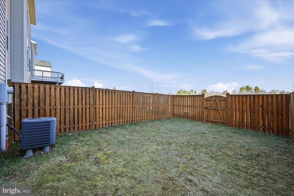 117 ROTUNDA DR