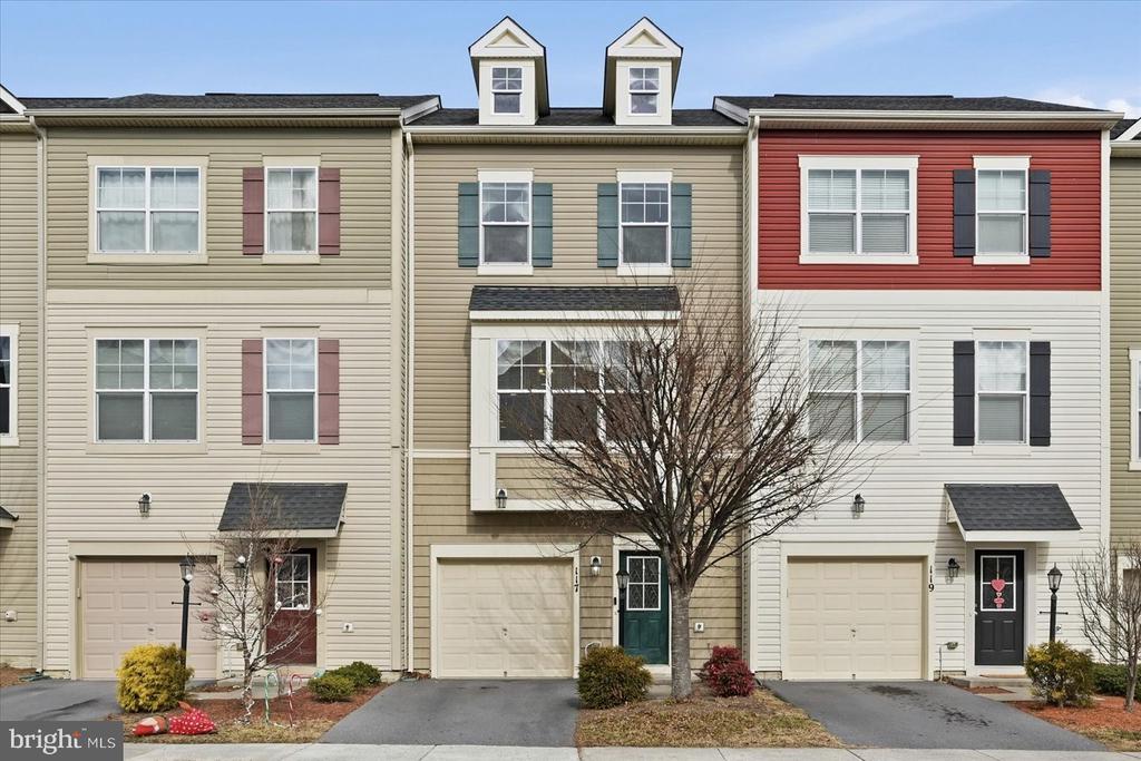 117 ROTUNDA DR