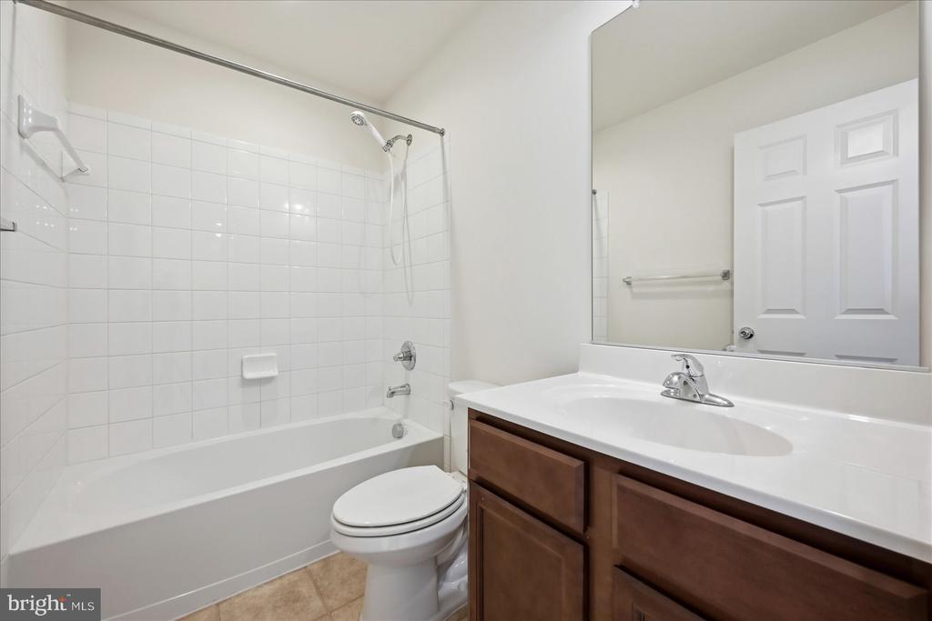 117 ROTUNDA DR