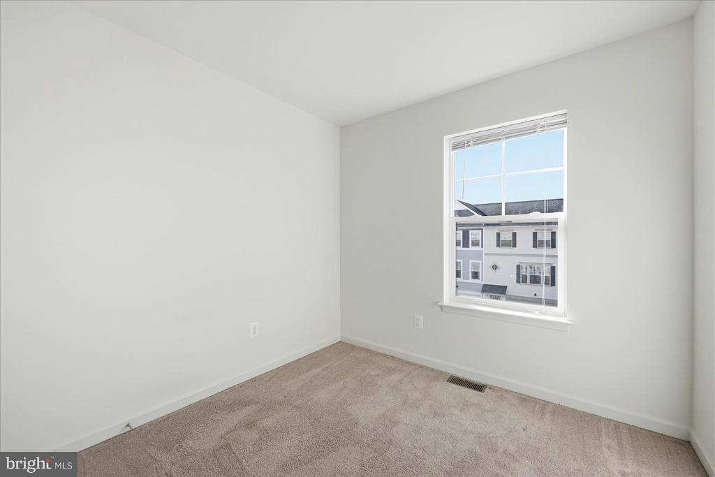 117 ROTUNDA DR