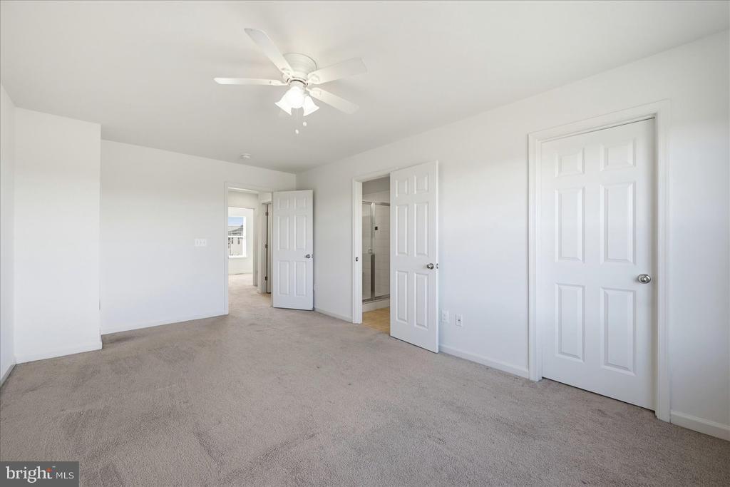 117 ROTUNDA DR