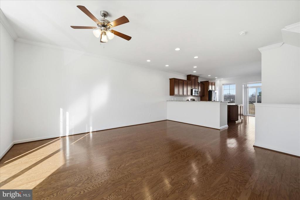 117 ROTUNDA DR