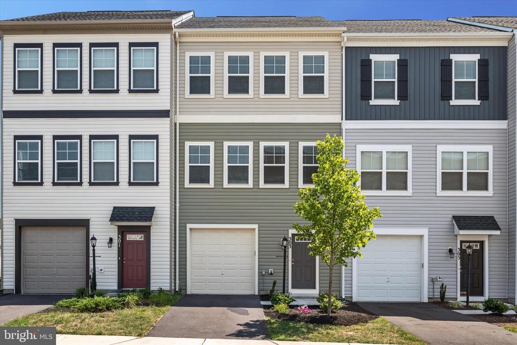 303 STARRY WAY