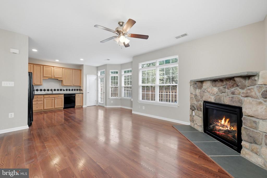 300 KINTYRE LANE