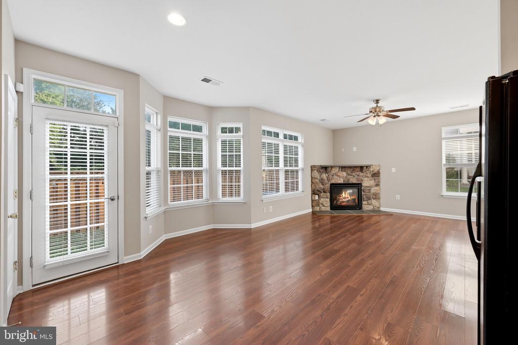 300 KINTYRE LANE