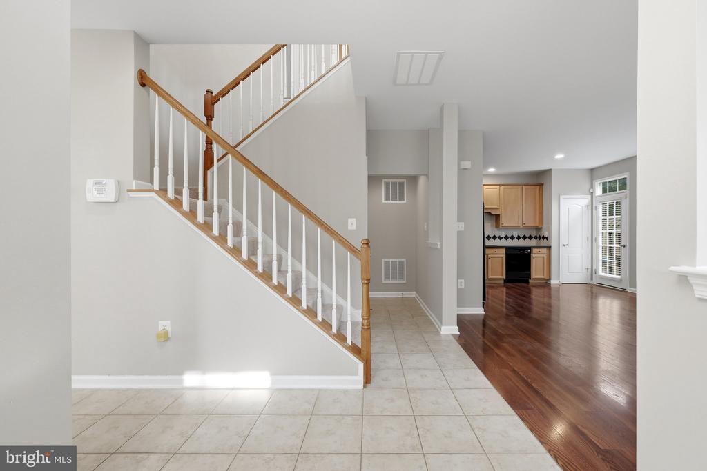 300 KINTYRE LANE