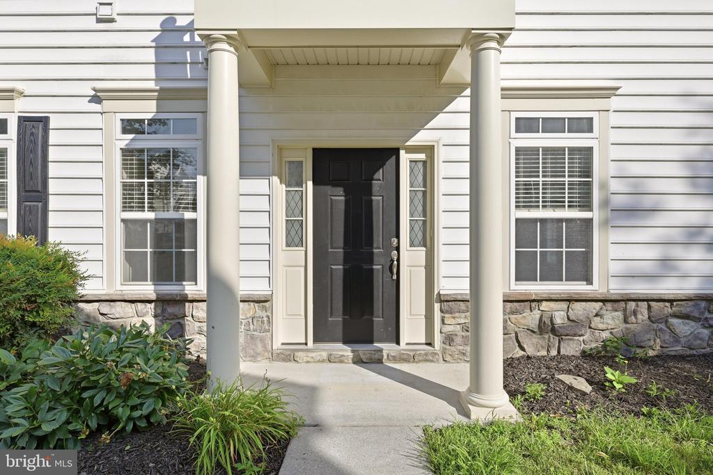 300 KINTYRE LANE