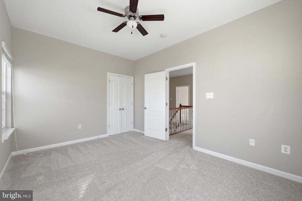 300 KINTYRE LANE