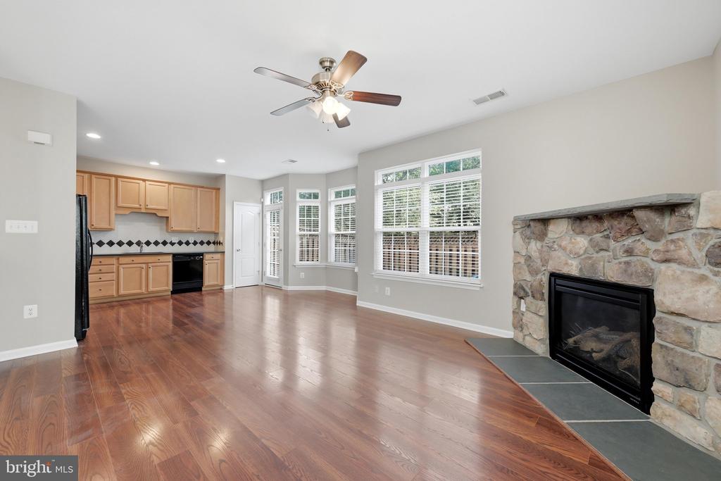 300 KINTYRE LANE