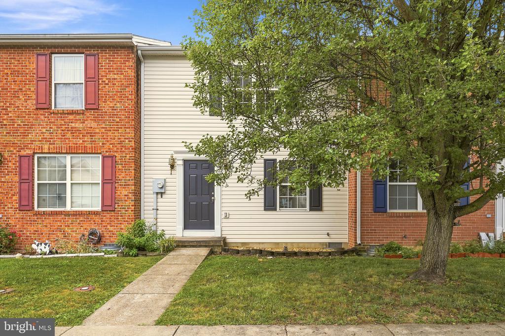 219 SURREY CLUB LANE
