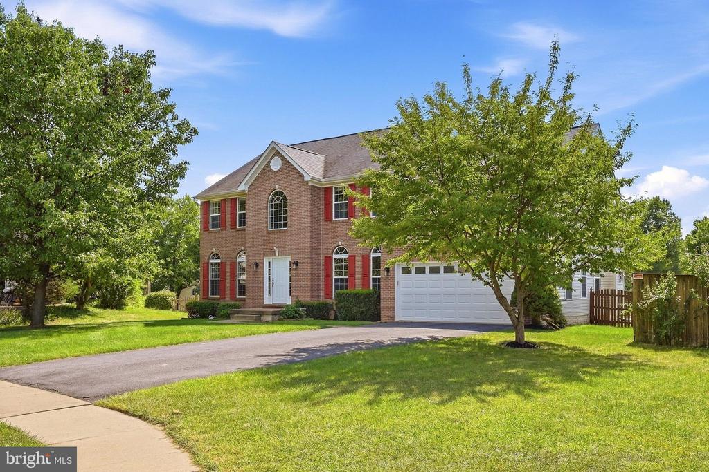 104 YARROW COURT