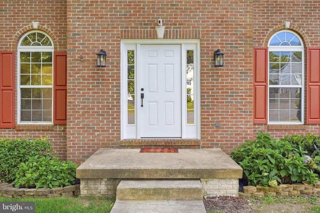 104 YARROW COURT