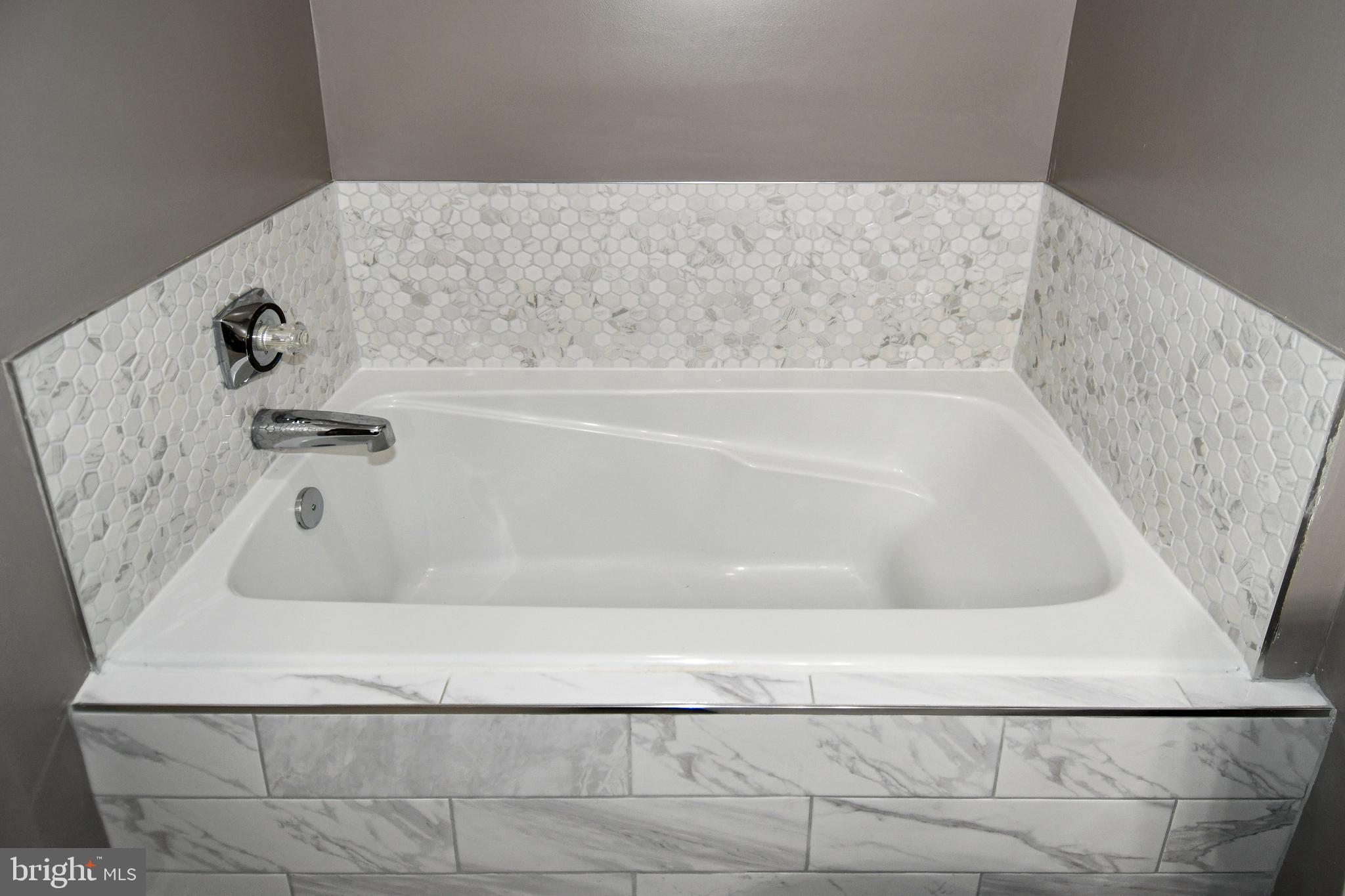 5909 FOUNDERS HILL DR #202