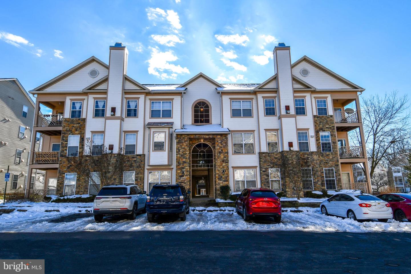 5909 FOUNDERS HILL DR #202