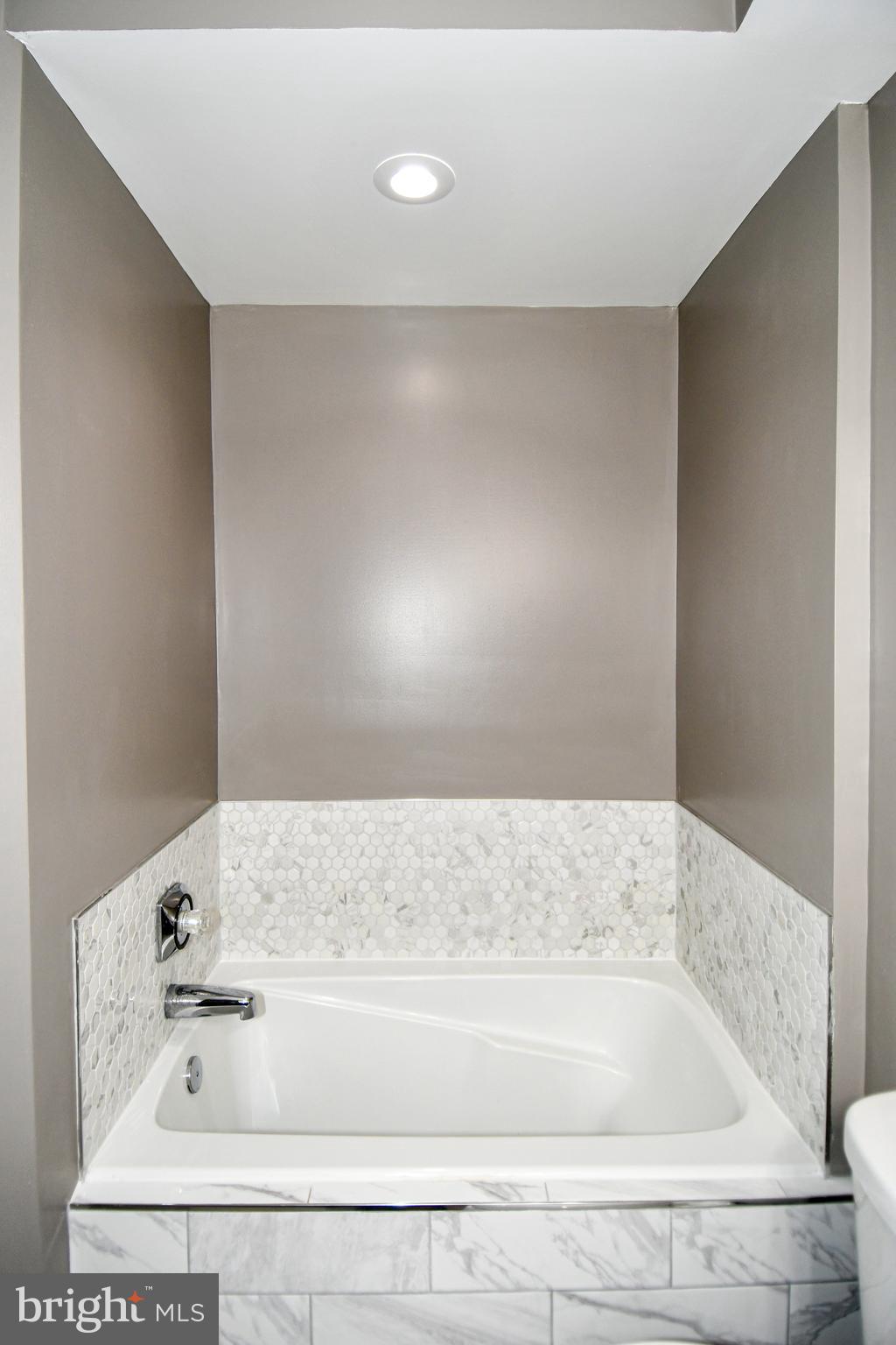 5909 FOUNDERS HILL DR #202