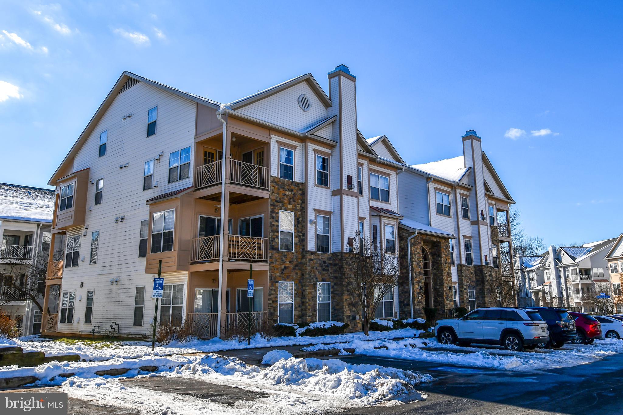 5909 FOUNDERS HILL DR #202