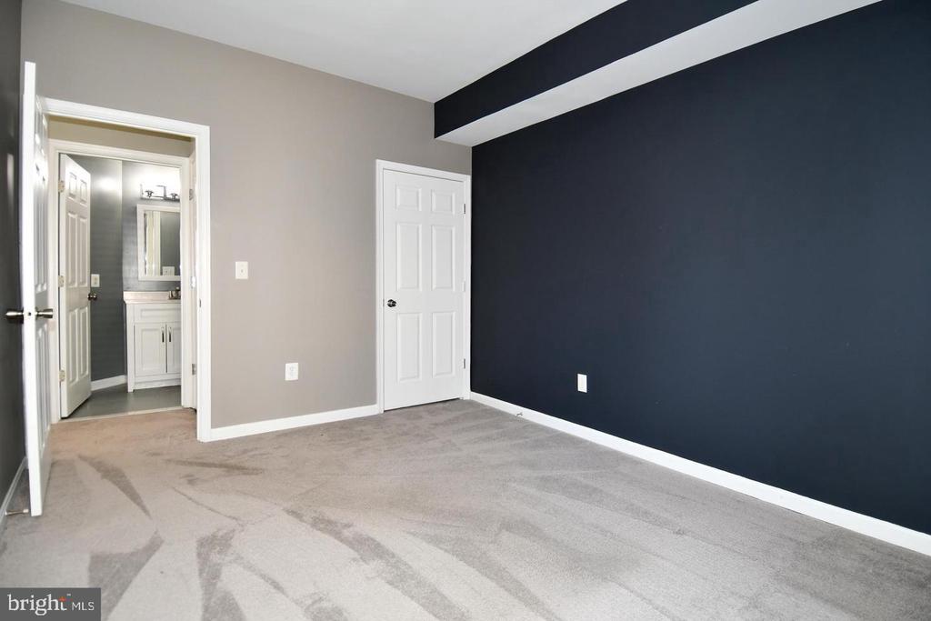 5909 FOUNDERS HILL DRIVE 202