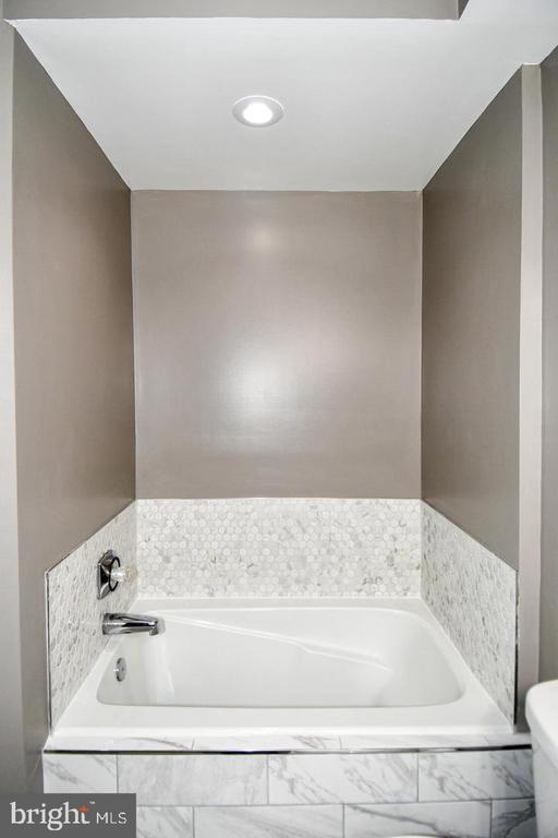 5909 FOUNDERS HILL DRIVE 202