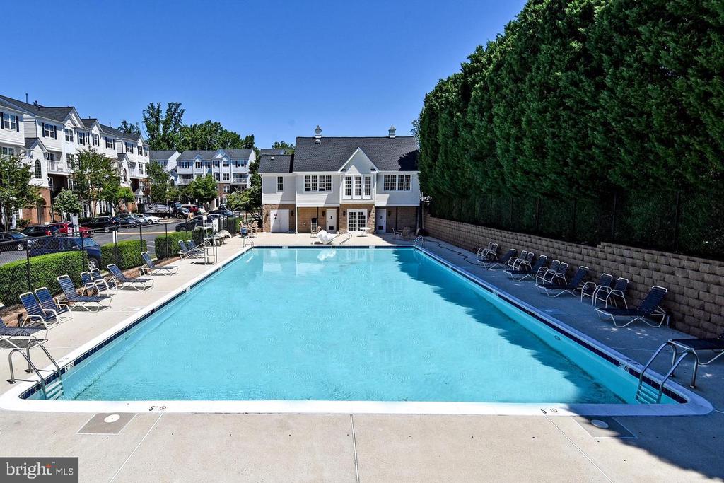 5909 FOUNDERS HILL DRIVE 202