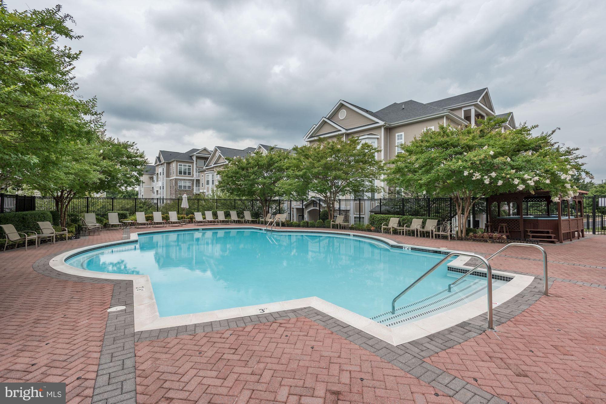 507 Sunset View Ter SE #108