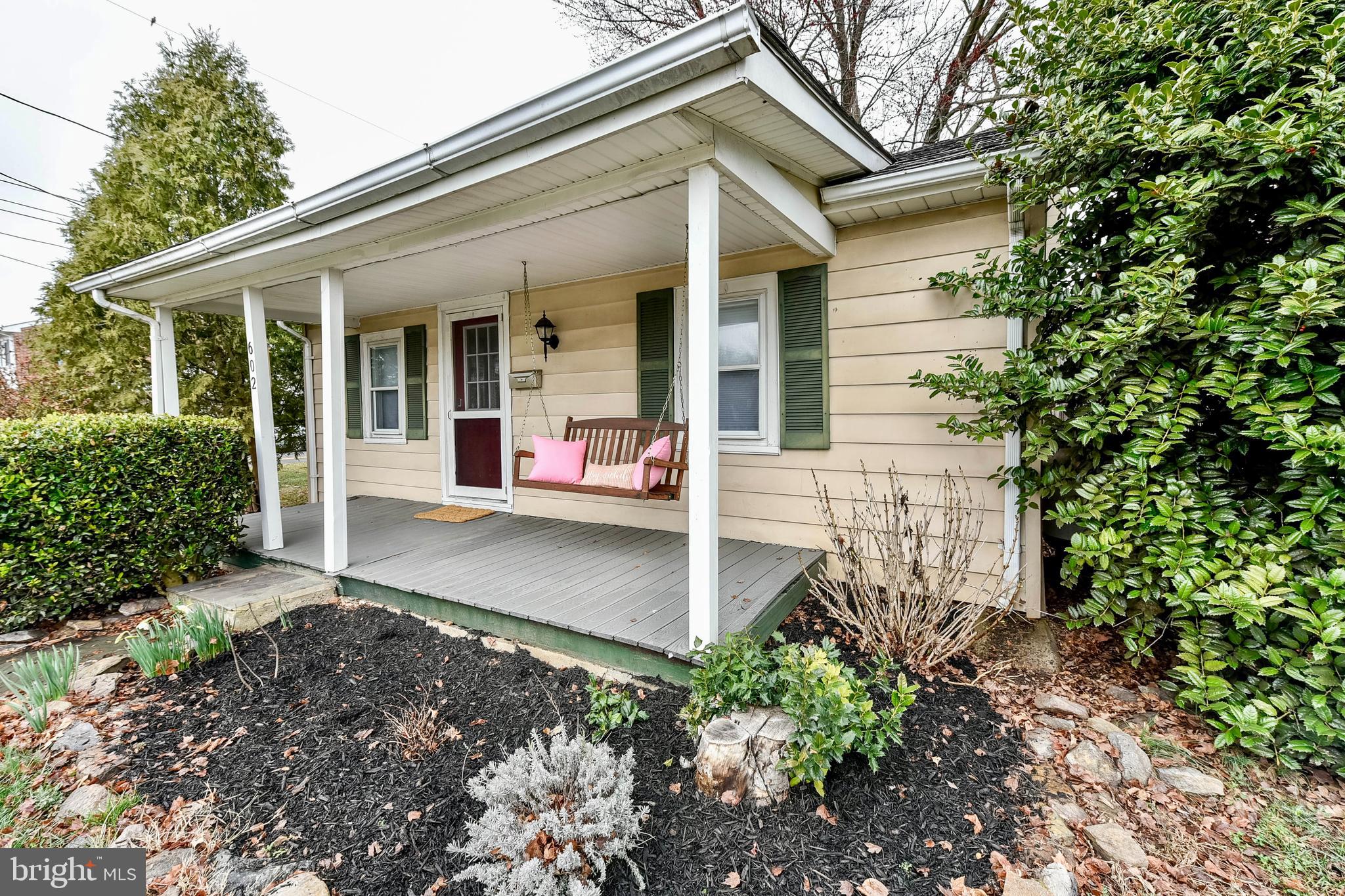 602 Blue Ridge Ave NE