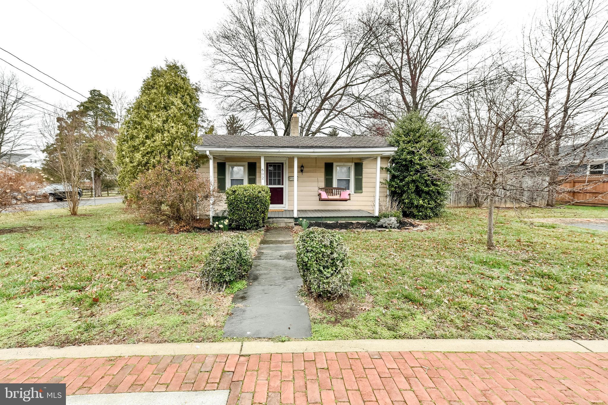 602 Blue Ridge Ave NE